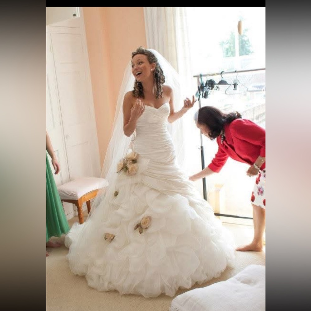 Elegant White Wedding Dress